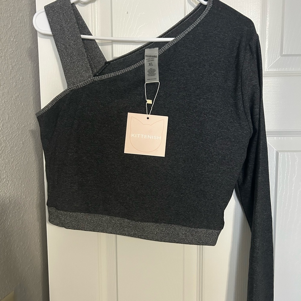 Kittenish active top